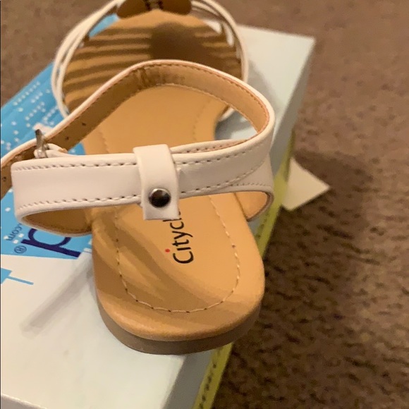 Sandals - Picture 5 of 6